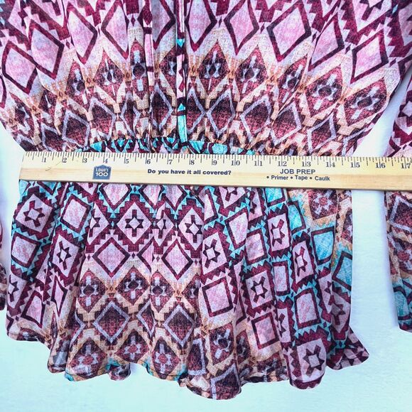 No Boundaries Geometric print peasant Blouse Womens SZ L Flared Sleeves Bohochic - Picture 10 of 12